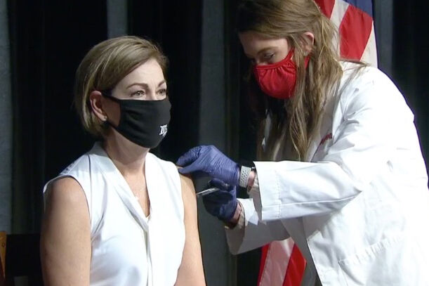 Governor gets vaccine